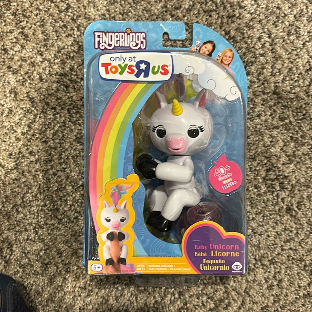 Toys r us fingerling toy baby unicorn nip